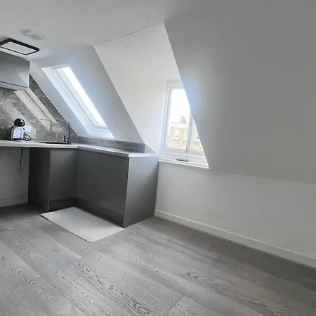 New One Bedroom Apartment In Chiswick London Exterior photo